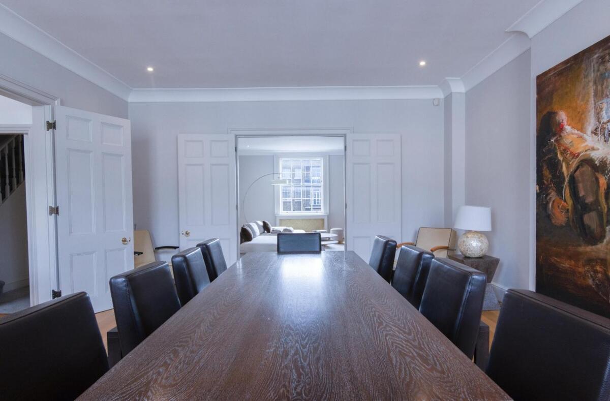 Appartement 3 Bedroom Luxury In Eaton Square Londen
