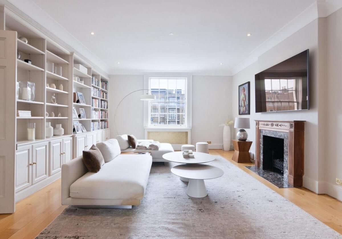 3 Bedroom Luxury In Eaton Square Londen